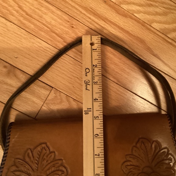 Vintage Hand tooled Leather Handbag Flower pattern - Picture 8 of 10